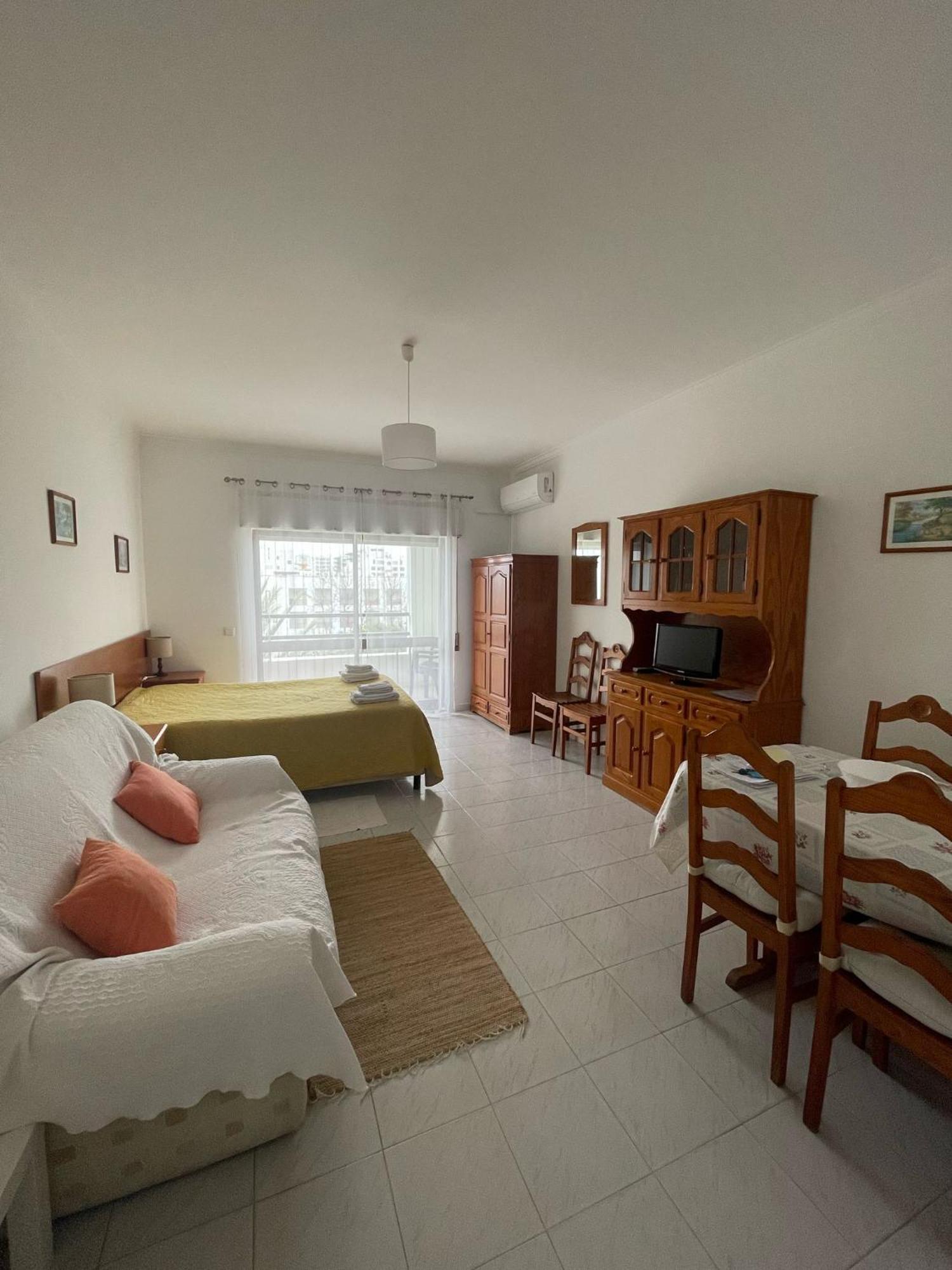 Apartamentos Carteia Quarteira Exteriör bild